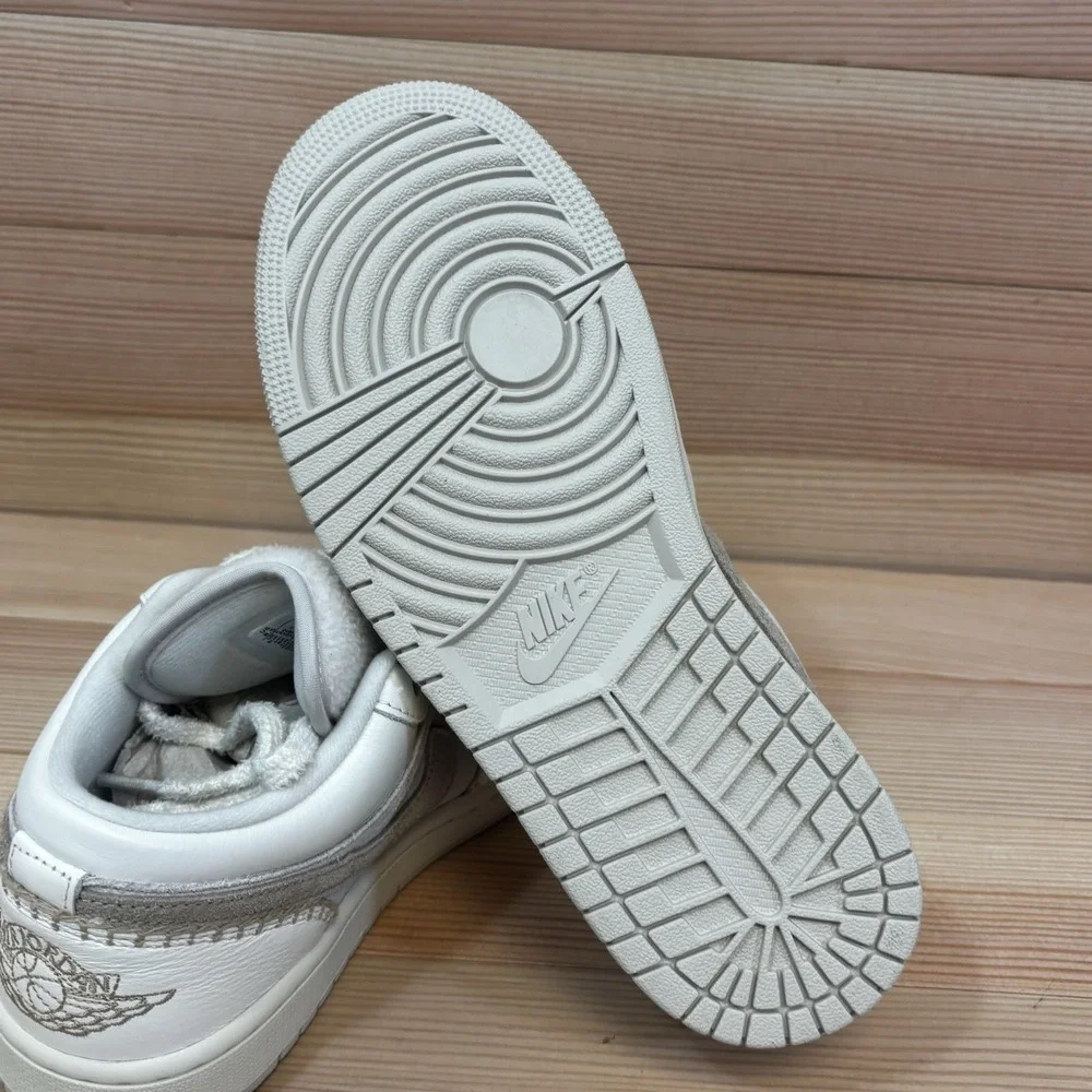 Air Jordan 1 Low SE Women's Size 8.5 LT Orewood BRN/Sail-Hemp HV4268-120 Nike